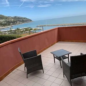 Baia Dei Gabbiani Affittacamere